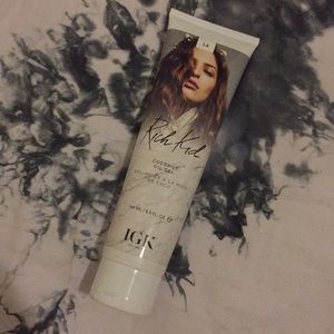 IGK Rich Kid Coconut Oil Gel for tousled hair